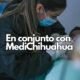 Personas reciben atención médica gratuita durante la Brigada de Salud organizada por Desarrollo Humano y MediChihuahua en la colonia Centro.